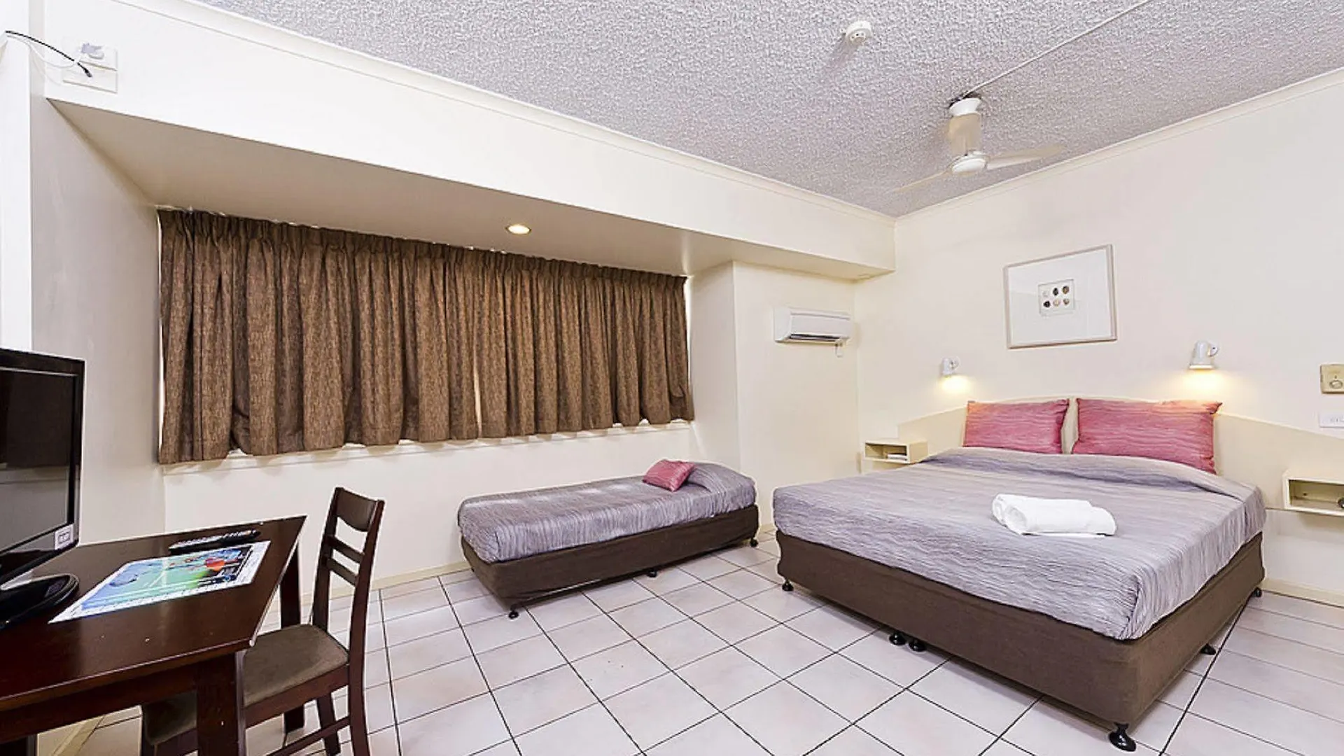 Hides Hotel Κερνς