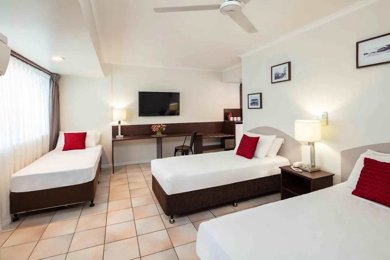 Hides Hotel Cairns 3*,